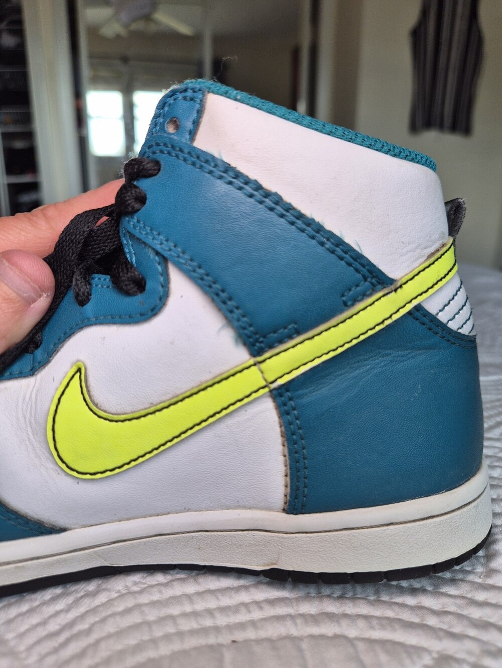 VGUC Nike Dunk High Sneakers Bright Spruce Volt colorway Youth Boys 1.5 - Picture 3 of 13